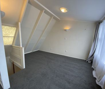 Cute & compact on the coast - Photo 2