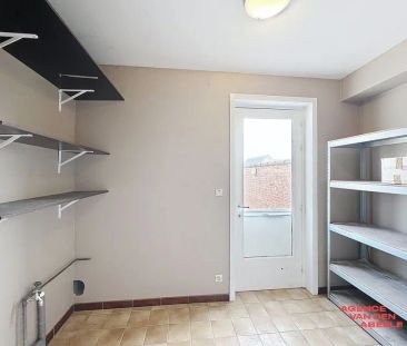 Lichtrijk appartement met zeer ruim terras gelegen te centrum Oostkamp - Photo 4