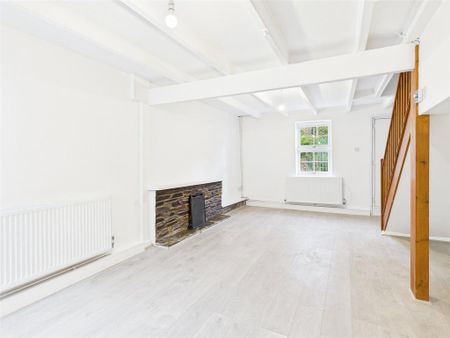 2 bedroom end of terrace house to rent - Photo 2