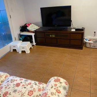 Vancouver West near UBC furnished 2 bedroom basement UTILITY included - Photo 4