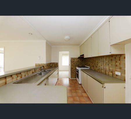 53 Walker Road, Mount Waverley, Vic 3149 - Photo 3