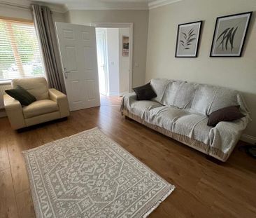 4 bedroom detached house to rent - Photo 2