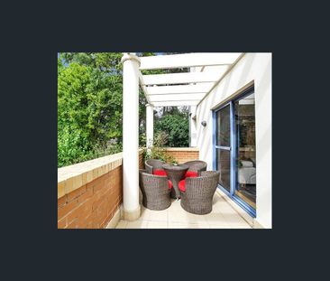 Peaceful & Spacious Apartment in a Convenient Location - Photo 6