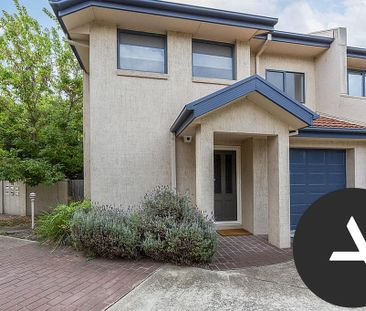 1/74 Torrens Street,BRADDON - Photo 2