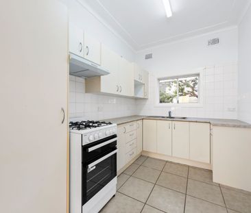 29 Essilia Street, Collaroy Plateau, NSW 2097 - Photo 4