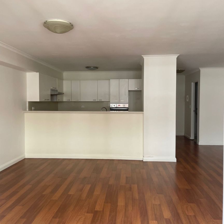 Spacious Two Bedroom with Parking at the Heart of Pyrmont - Photo 1