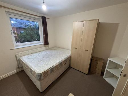 3 bedroom apartment to rent - Photo 4