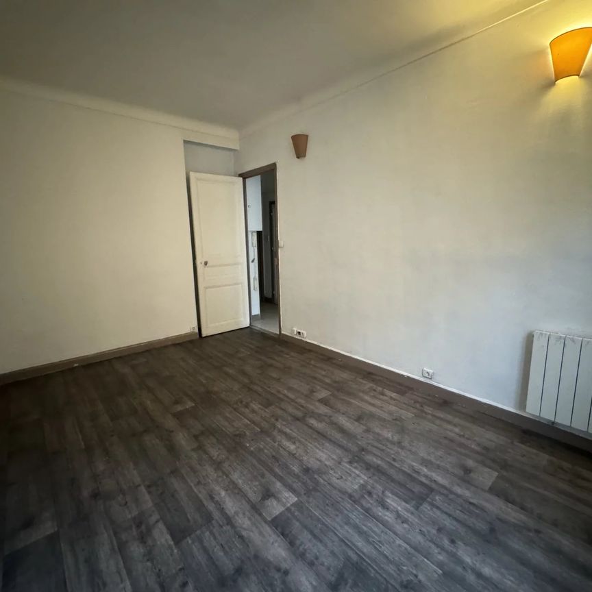 Exclusivité – Location studio au calme, Rue Marceau - Photo 1