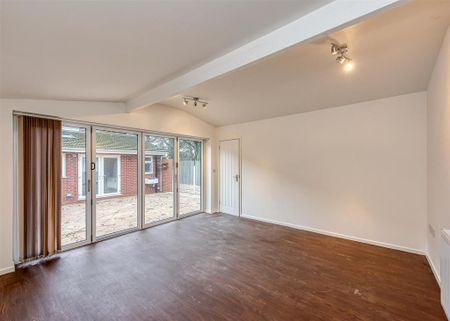 3 bedroom semi-detached house to rent - Photo 2