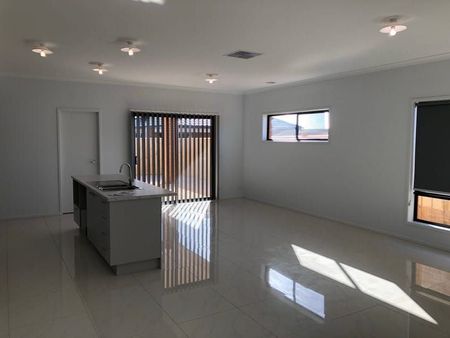 STUNNING FAMILY HOME - Photo 3