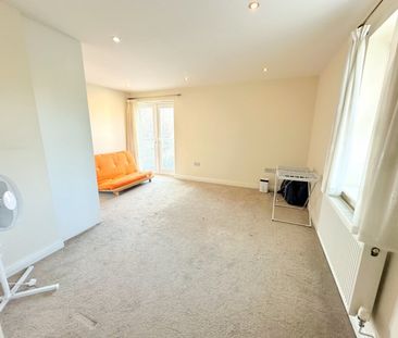 A 2 Bedroom Apartment Instruction to Let in Bexhill on Sea - Photo 3