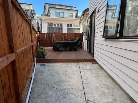 2 Cozy bedrooms with one bathroom + 1 parking spot - Photo 3