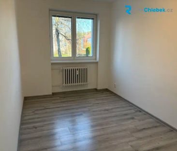 Pronájem bytu 3+1 s balkónem, 74 m - Photo 3