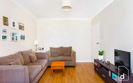 Immaculate 2 Bedrooom Unit In Prime Corrimal Location - Photo 3