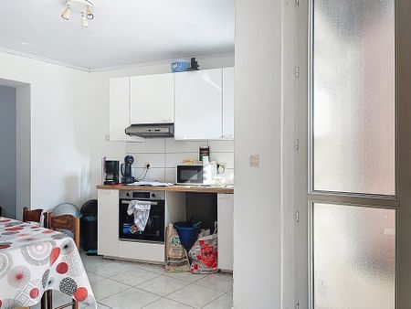 Appartement met één slaapkamer in Morlanwelz - Photo 5
