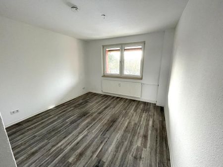 Gemütliche 3-Zimmer-Wohnung mit Laminatboden in Wolfsburg - Foto 2