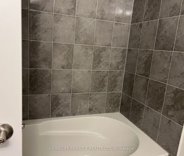 For Lease - 122 Varsity Drive, Welland, Ontario - Photo 5