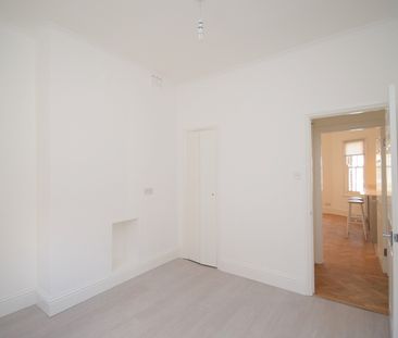 2 Bed Maisonette, Broughton Street, SW8 - Photo 1