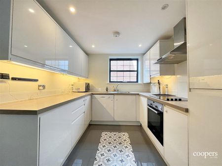 Pembroke Road, Ruislip, HA4 - Photo 3