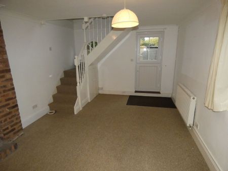 1 bed House - To Let - Photo 2