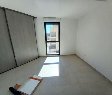 AIX LA DURANNE APPARTEMENT 2 PIECES RECENT TERRASSE ET GARAGE, - Photo 1