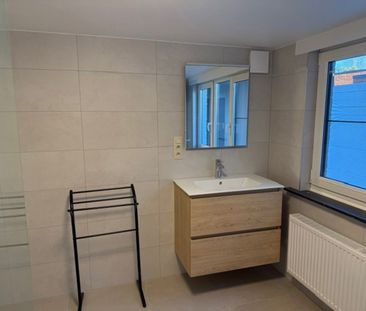 Gerenoveerde woning met drie slaapkamers , twee badkamers en gezell... - Photo 6