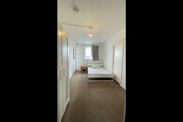 Room in a Shared Flat, Hampstead Road, NW1 - Photo 1