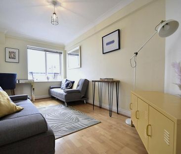 2 bedroom flat to rent - Photo 2