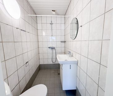 Lys og indbydende stuelejlighed med gode faciliteter - Photo 5