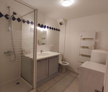 Location Appartement 2 pièces 41m² LE BEAUSSET 83330 - Photo 5