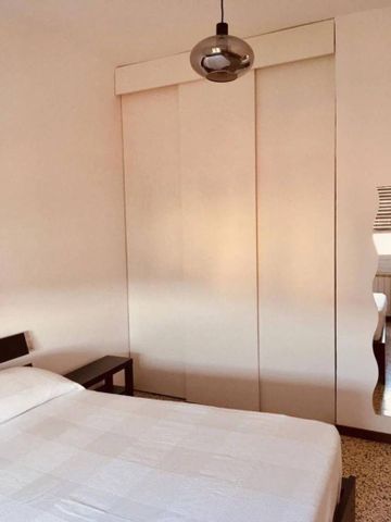 Bilocale Alzaia Naviglio Grande 42, Navigli - Darsena, Milano - Foto 4