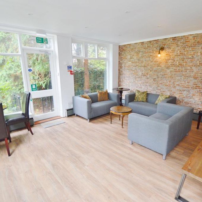 1 bedroom hotel room to rent - Photo 1