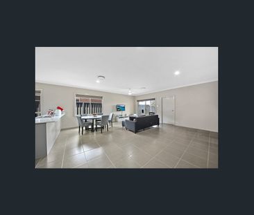 Perfect Family Home! - Photo 1