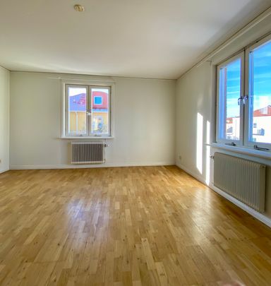 Hallströmsgatan, Eskilstuna - Photo 1