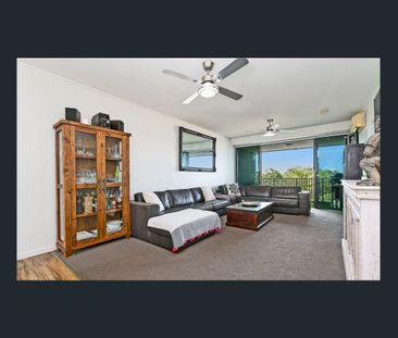 25 Dix Street, Redcliffe, Qld 4020 - Photo 1