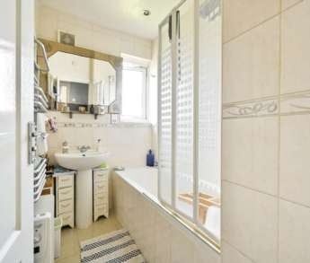 2 Bed Flat, Tooting Grove, SW17 - Photo 5
