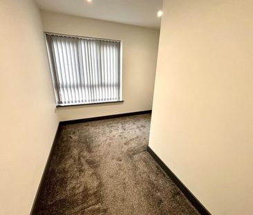 2 bedroom Flat To Let - Photo 3