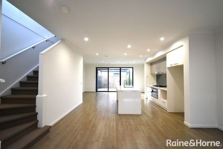 Greatly Located 3-Bedroom Home in Springvale! - Photo 3