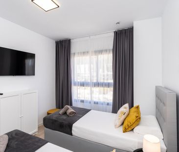 Apartment in Estepona, Costa del Sol - Photo 1