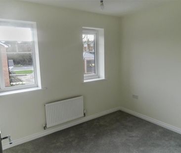 2 bedroom semi-detached house to rent - Photo 2