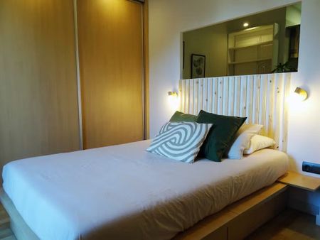 Carrer de Ribes, Barcelona, Catalonia 08013 - Photo 3