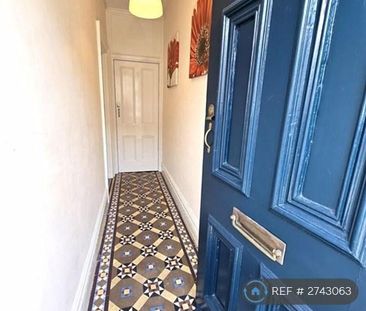 1 bedroom in a flat share to rent - Photo 6