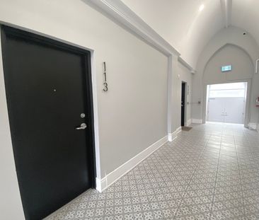 $1,799 / 2 br / 1.5 ba / 700 sqft 16 west ave S unit 113 - Photo 6