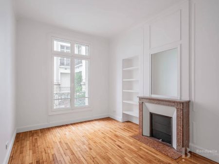 Rental Apartment Paris 8th - Photo 2