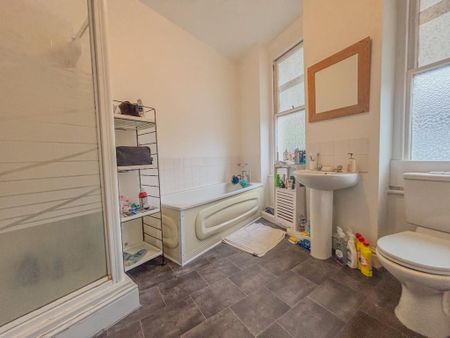 4 bedroom terraced house to rent - Photo 4