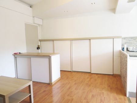 Studio Meublé, 25m², Av Carnot, Nîmes centre, 430€ H.C - Photo 2