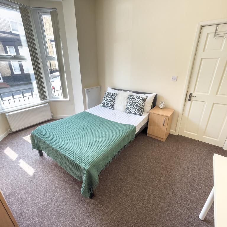 4 bedroom terraced house to rent - Photo 1