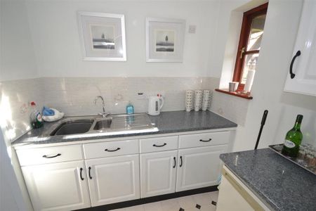 2 bedroom retirement property to rent - Photo 5