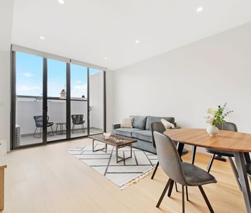 Chic fully furnished 2-Bedroom Apartment in the Heart of Redfern - Photo 4
