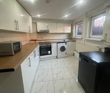 Room in a Shared House, Royal Park Avenue, LS6 - Photo 3